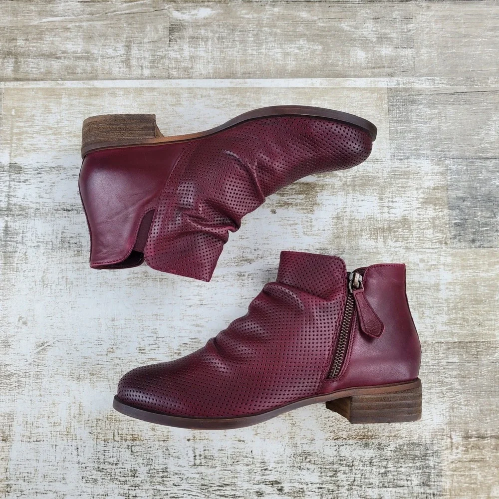 Coldwater Creek Aledo Womens Ankle Booties Sz 6.5 M Wine Leather Side Zipper